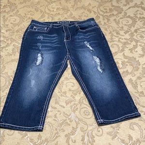 HIPSTAR Distressed Capris 14